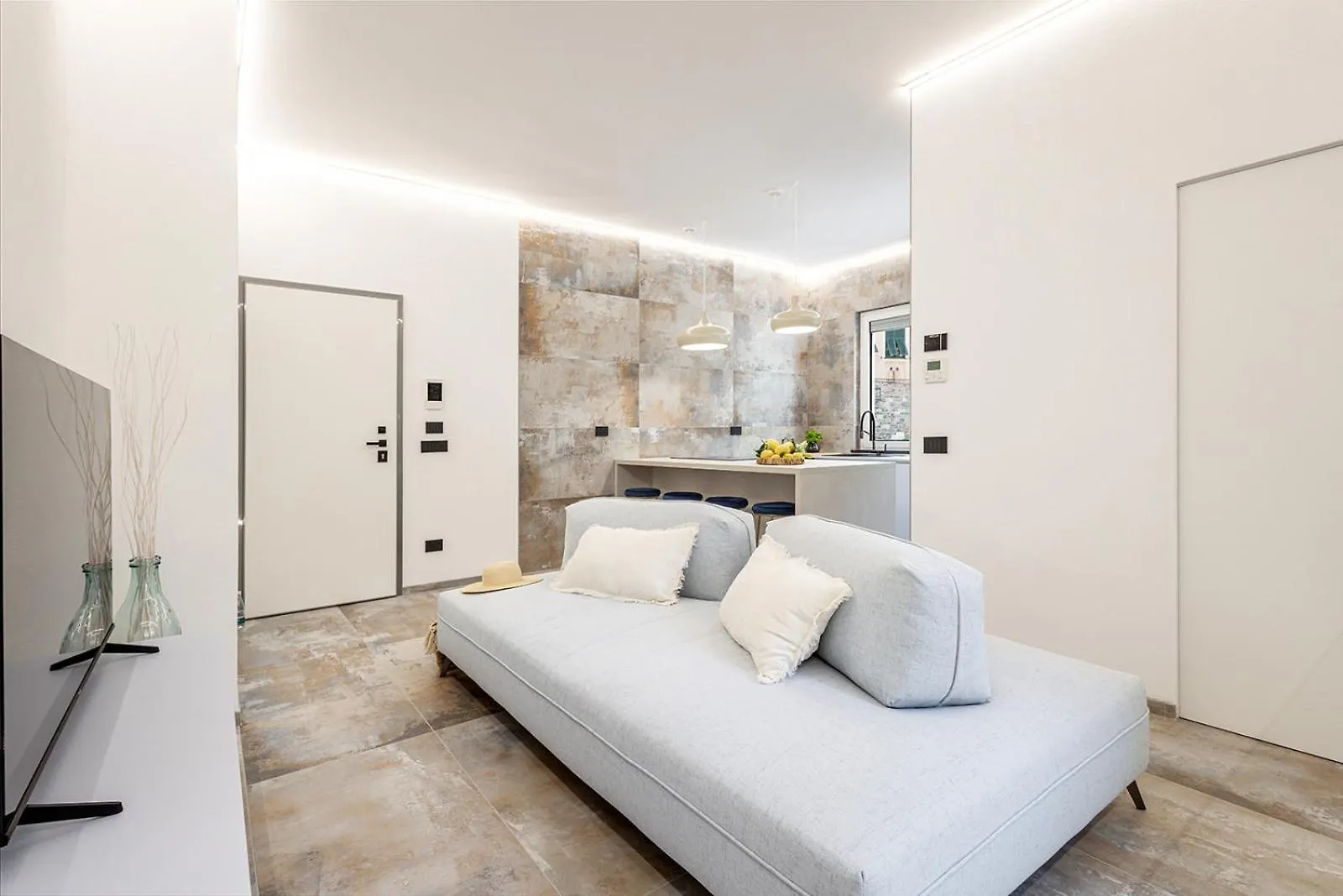 Eclipse #1 Apartment Noli